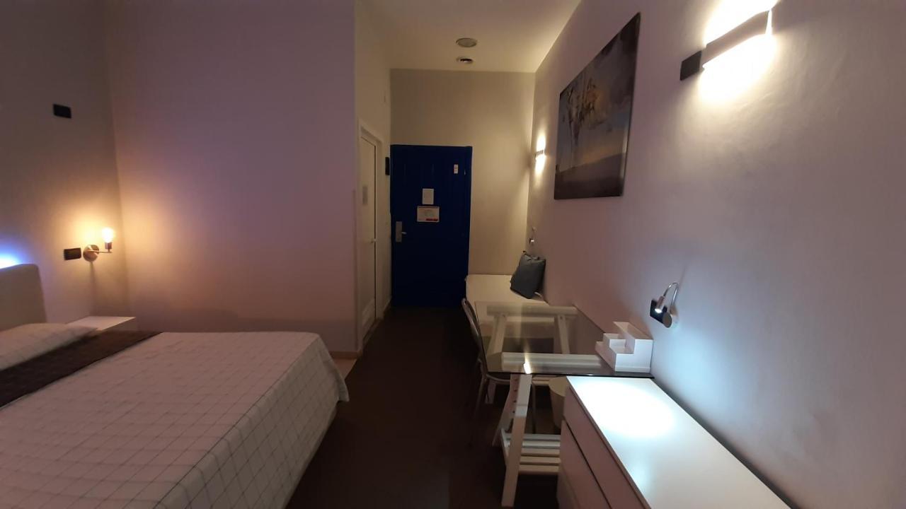 Youth Station Hostel โรม ภายนอก รูปภาพ