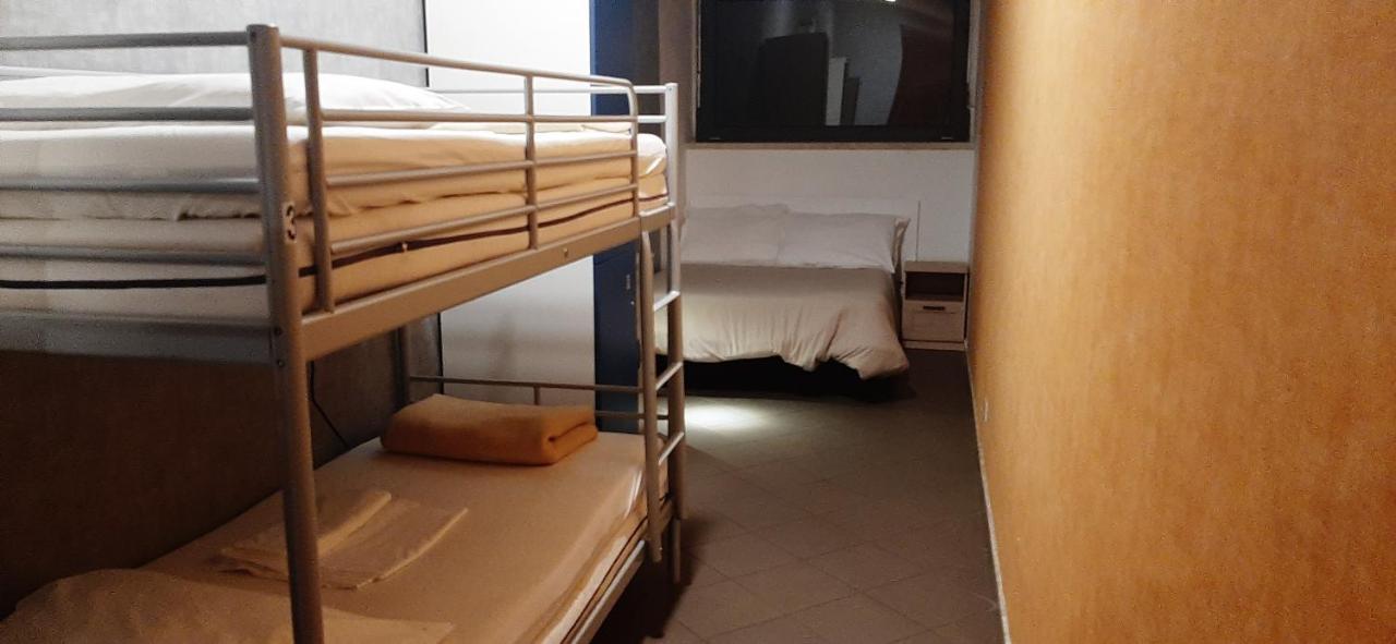 Youth Station Hostel โรม ภายนอก รูปภาพ