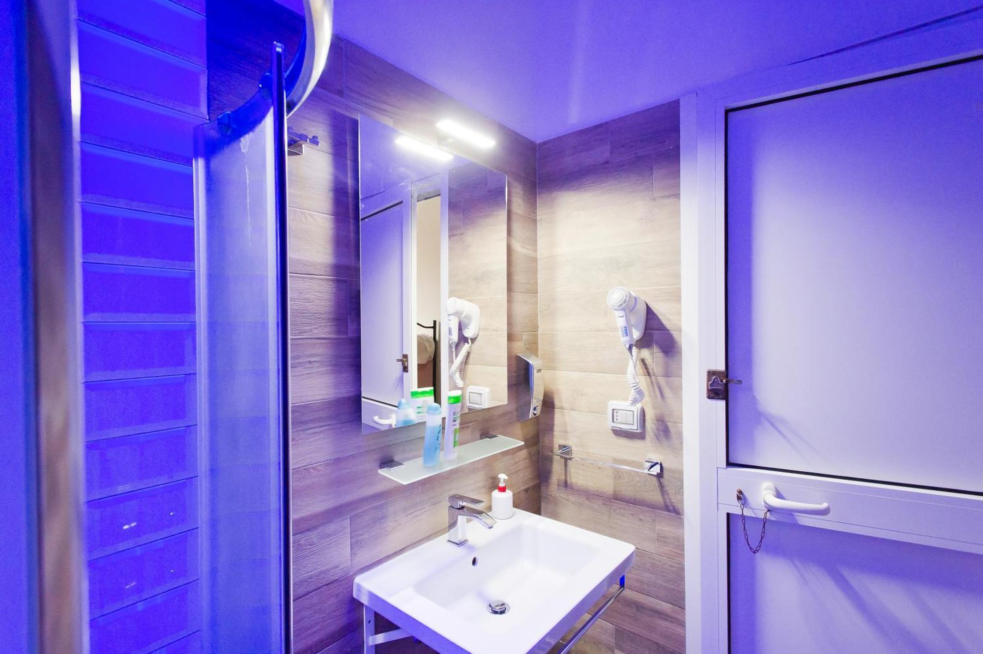 Youth Station Hostel โรม ภายนอก รูปภาพ