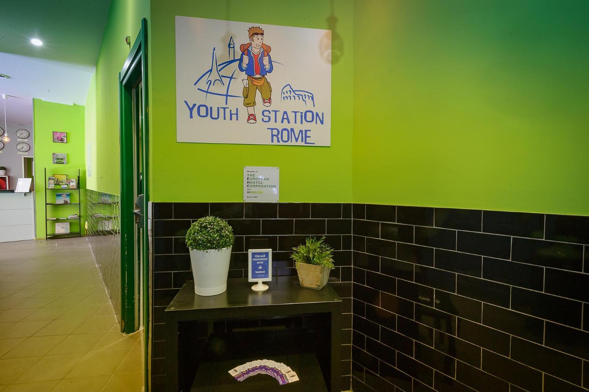 Youth Station Hostel โรม ภายนอก รูปภาพ