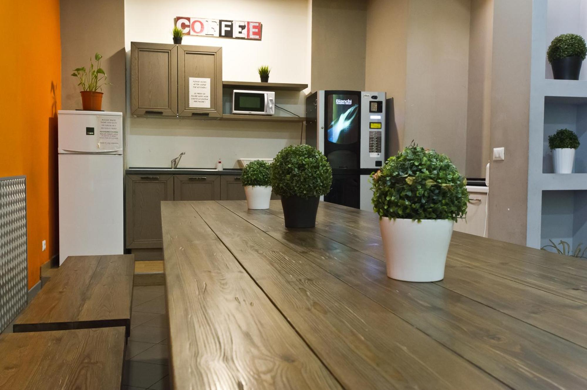 Youth Station Hostel โรม ภายนอก รูปภาพ