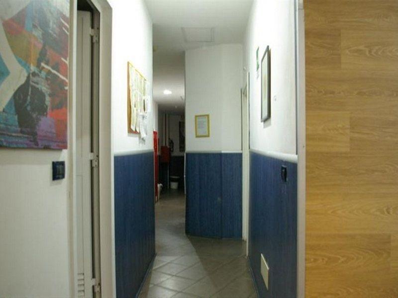 Youth Station Hostel โรม ภายนอก รูปภาพ